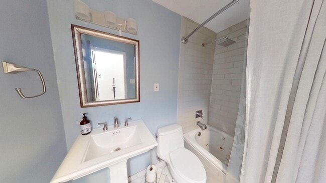 Building Photo - 2698 S Jasmine St