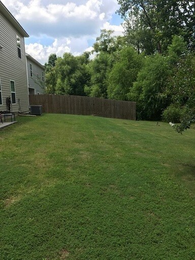 Building Photo - Stunning New Home with Master on the Main