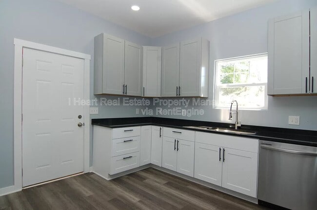 Building Photo - 208 N Guilford Ave