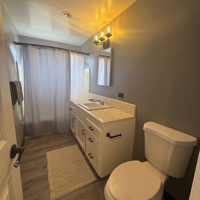 Building Photo - Nice 3 bedroom 1 Bath Home in beautiful Santee