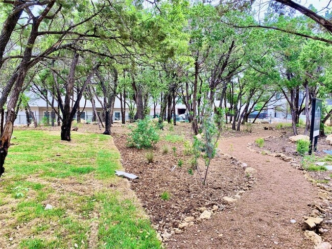 Building Photo - 12001 Vista Parke Dr