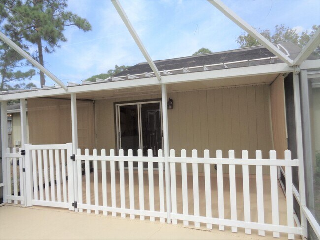 Building Photo - 741 17th Ln SW
