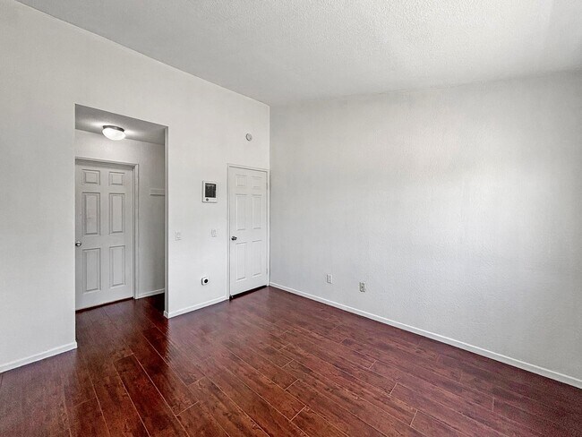 Building Photo - Charming 2BD/2BA Condo in Normal Heights w...