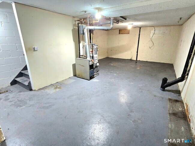 Building Photo - 274 Bellevue St