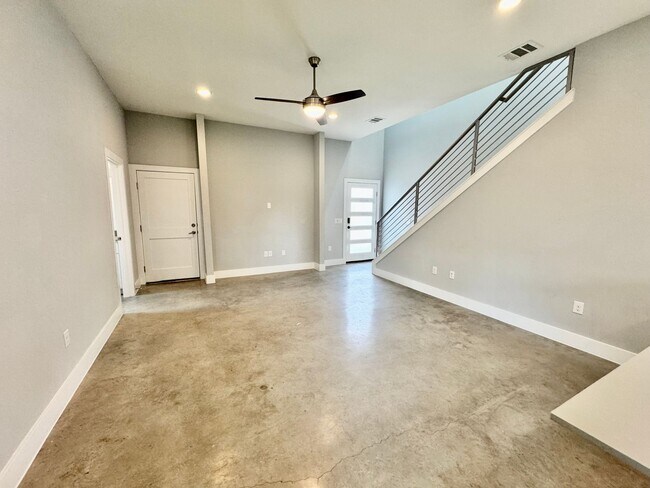 Building Photo - 6911 Meador Ave