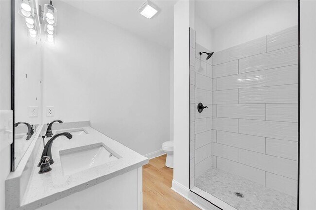 Building Photo - 207 Riverstone Commons Cir