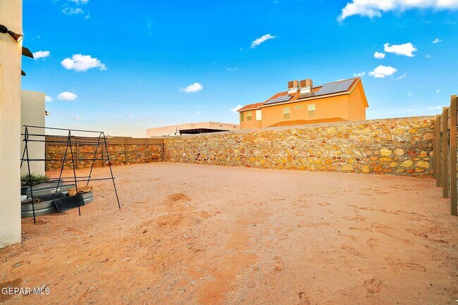 Building Photo - 2300 Tierra Zaria