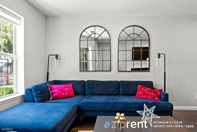 Building Photo - 3 br, 2 bath Townhome - 137 Margo Drive, M...