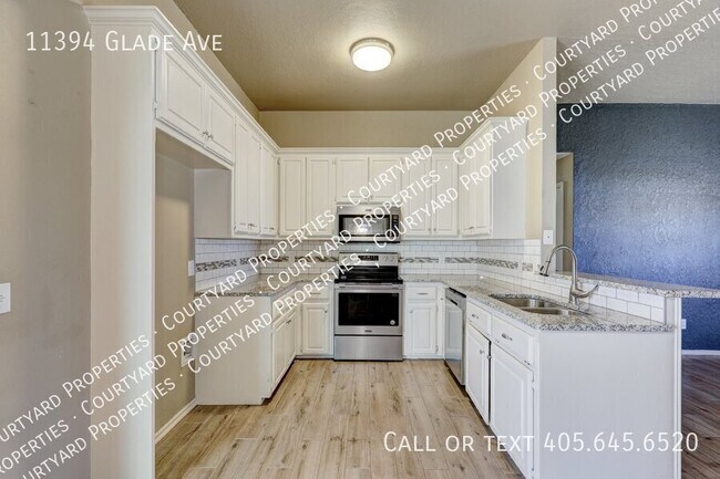 Building Photo - 11394 Glade Ave