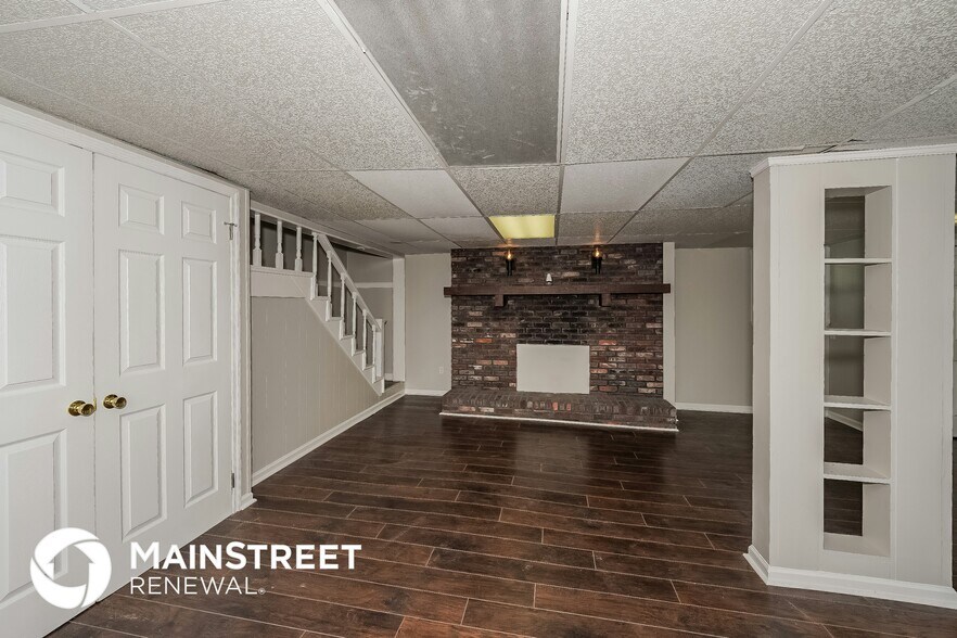 Building Photo - 5070 Rick Dr