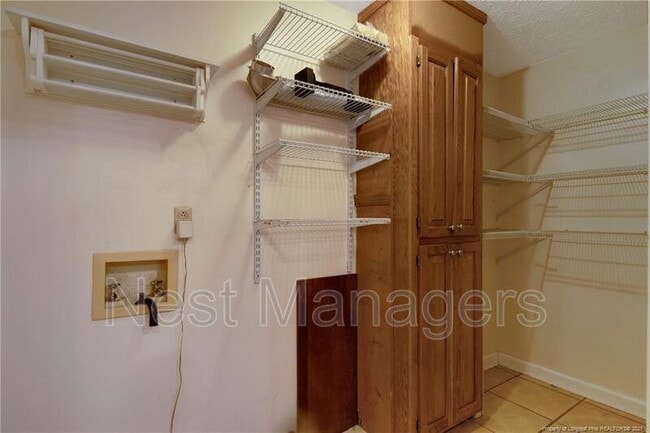 Building Photo - 405 Bannerman Pl