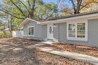 Building Photo - 319 Jones Rd