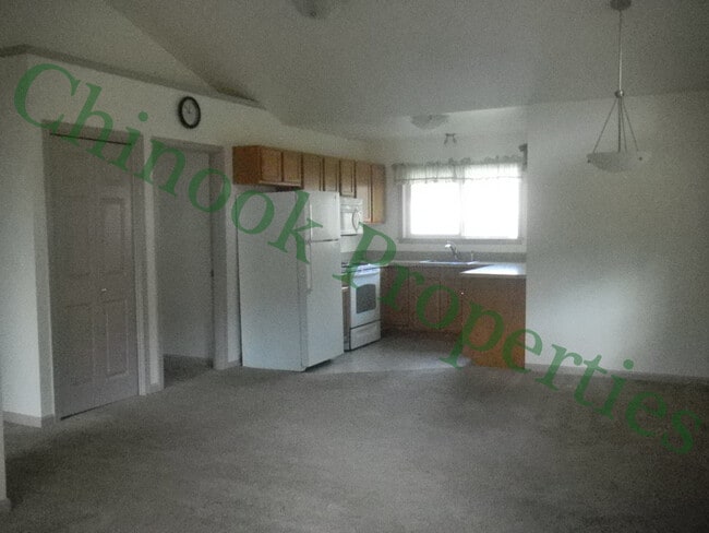 Building Photo - 2 Bedroom Cottage in Southeast Eugene