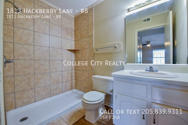 Building Photo - 1813 Hackberry Ln