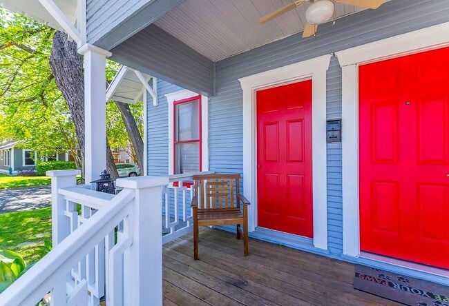 Building Photo - 501 W 41st St