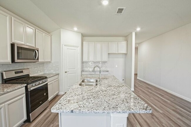 Building Photo - 625 Hidden Cove Dr