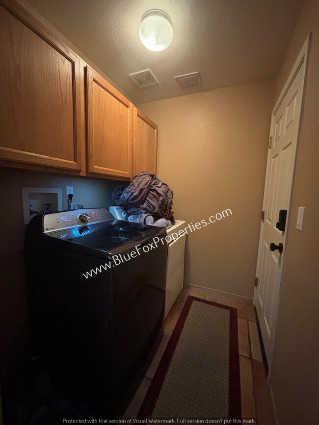Building Photo - 10706 N Sand Canyon Pl