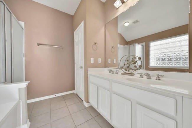 Building Photo - 815 McIntosh Bend Dr