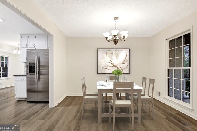 Building Photo - 716 Ebenezer Rd