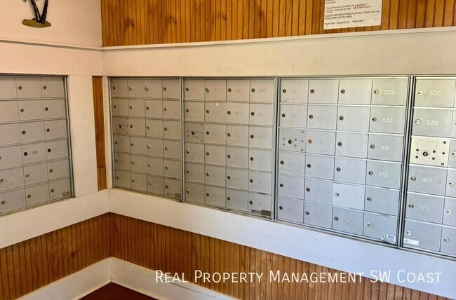 Building Photo - 6300 South Pointe Blvd