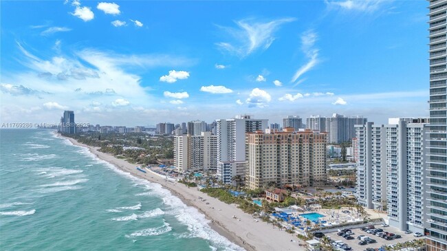 Building Photo - 2030 S Ocean Dr