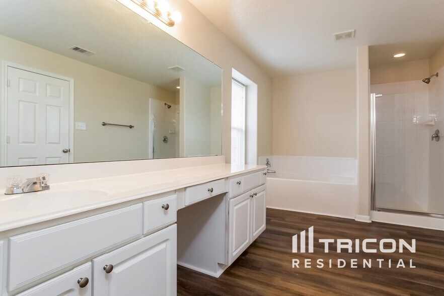 Building Photo - 11727 Abby Ridge Way