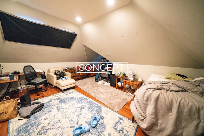 Building Photo - 63 Hillside St