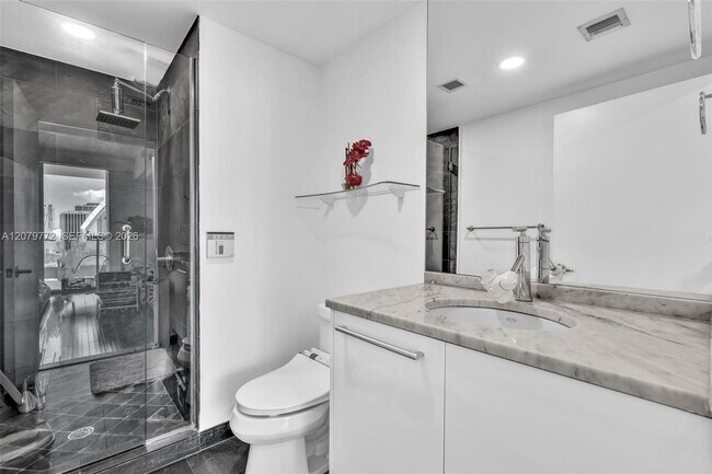 Building Photo - 900 Biscayne Blvd
