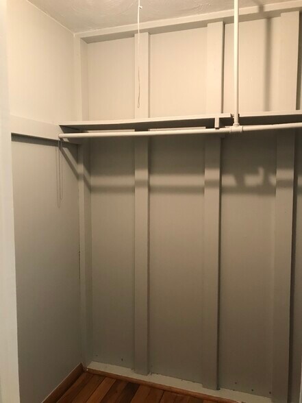 Building Photo - 11220 Vista Dr