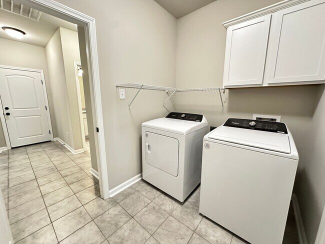 Building Photo - Close to Barksdale Air Force Base...