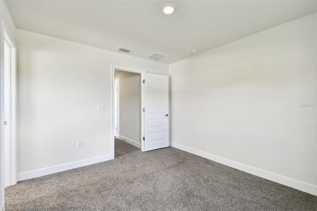 Building Photo - 360 Cimarron Ct