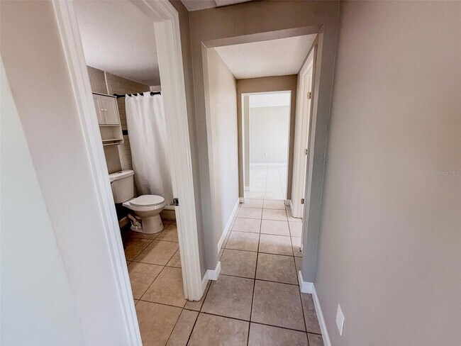 Building Photo - 818 Bayview Dr