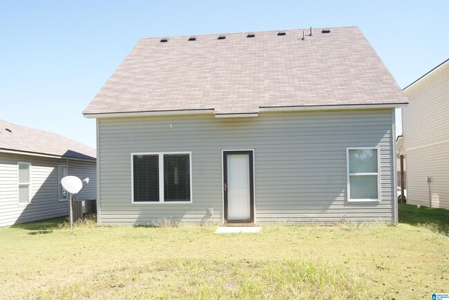 Building Photo - 533 Savannah St