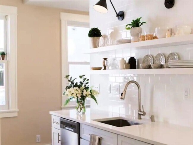 Building Photo - 4050 Upton Ave S