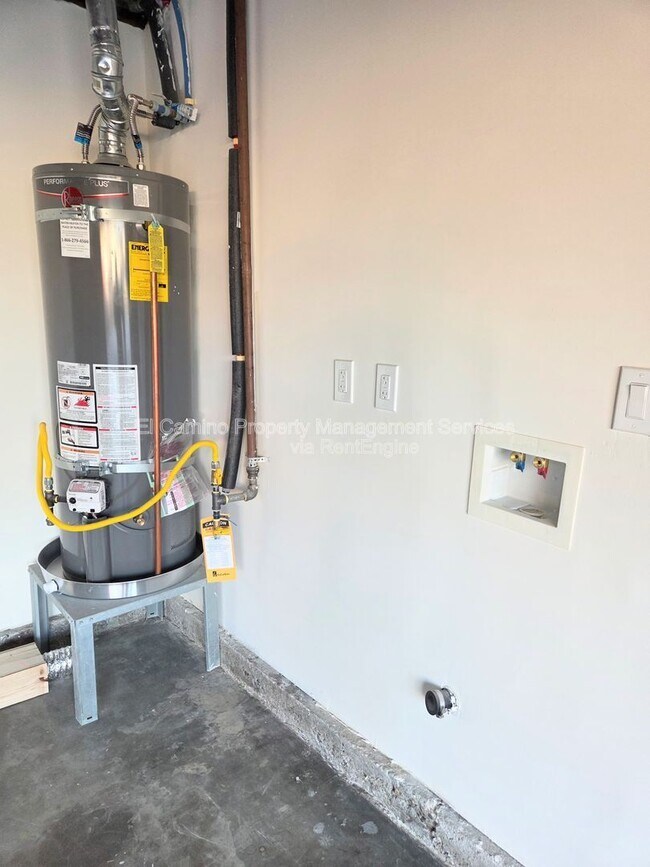 Building Photo - 5662 Cathy Ln