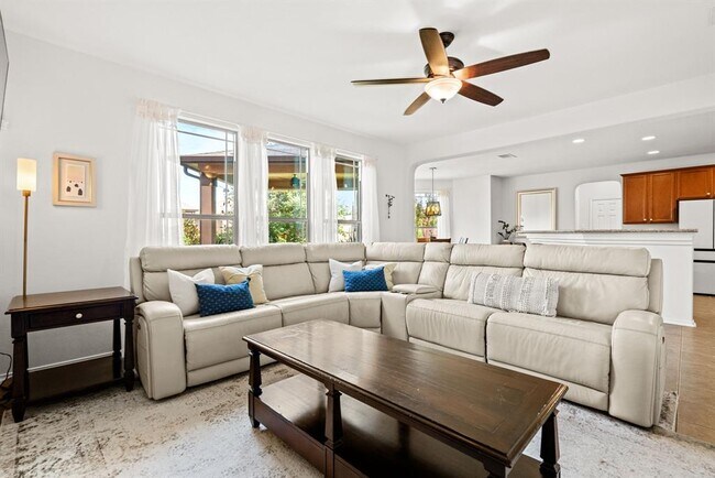 Building Photo - 122 Mancos Dr