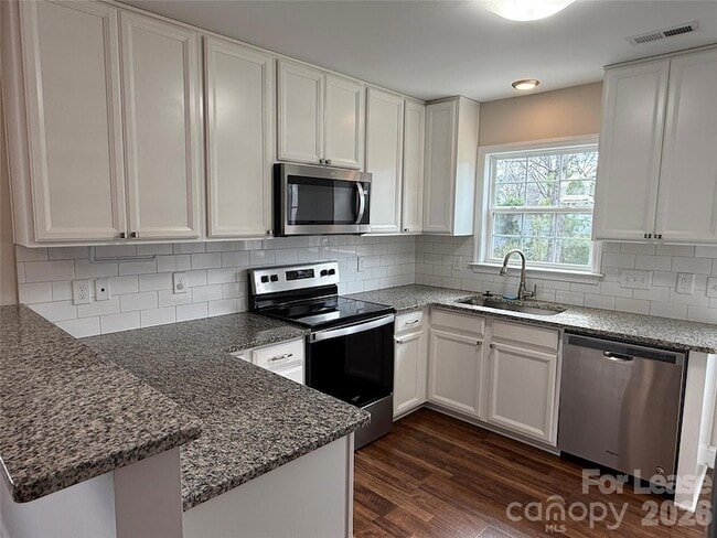 Building Photo - 2550 No Mans Ave