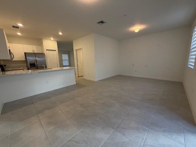 Building Photo - 286 SW 159th Dr