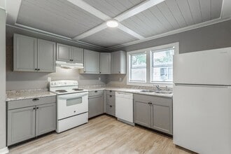 Building Photo - 2 Bedroom Home in East Ridge