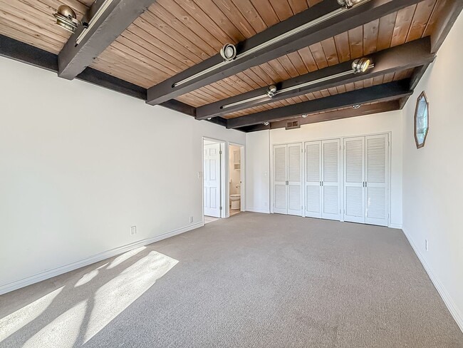 Building Photo - Upgraded Calabasas 4BR w/pool + spa, views + solar panels!