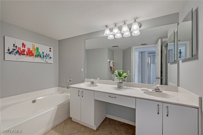 Building Photo - 992 Woodshire Ln