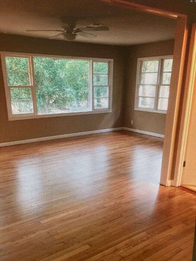 Building Photo - 3 bedroom 2 bath home located in Gulfport