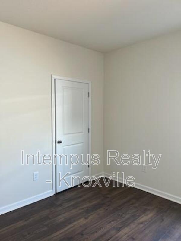 Building Photo - 1311 Hampton Pl Cir