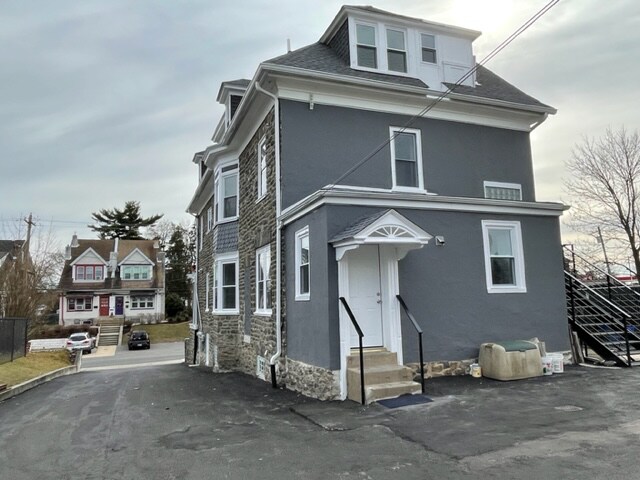 Building Photo - 536 Walnut Ln