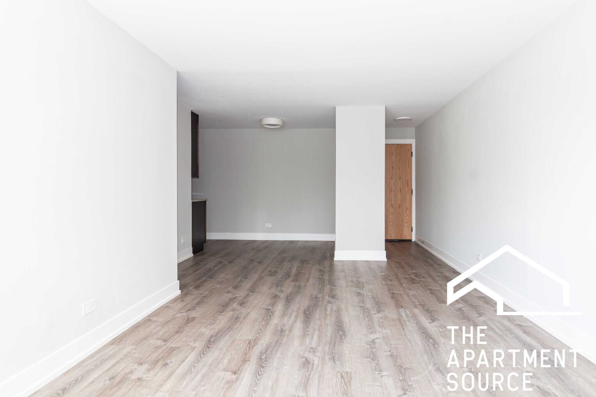 Building Photo - 454 W Barry Ave