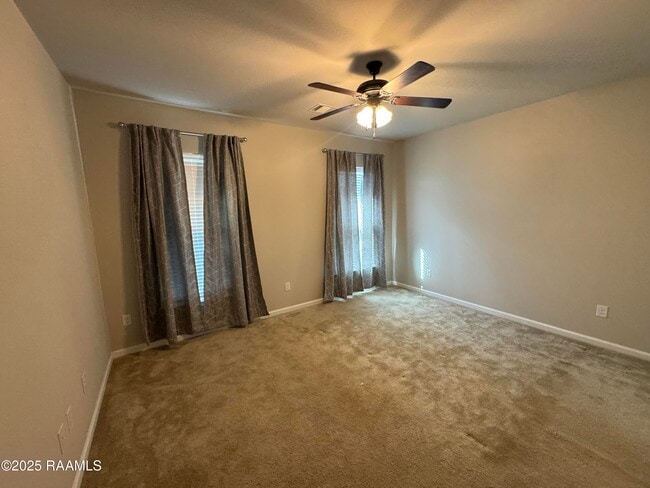 Building Photo - 406 Gray Birch Lp