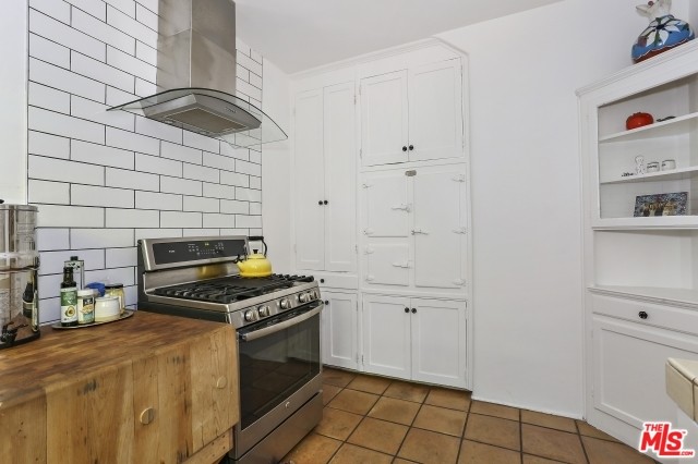 Building Photo - 268 S Orange Dr