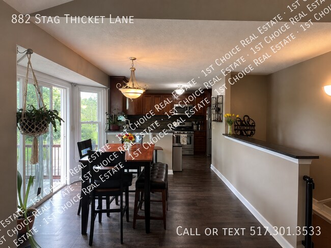 Building Photo - 882 Stag Thicket Ln