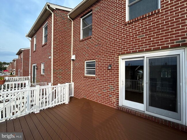 Primary Photo - 1229 Morstein Rd