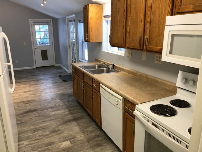 Building Photo - One bedroom home,.Green Township, pet friendly